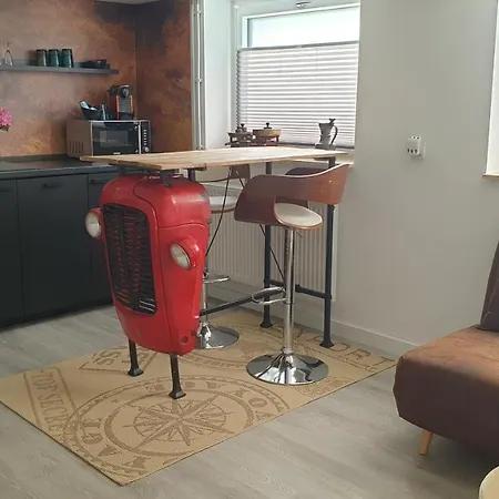 Buehl, Zentral Und Ruhig, Soutterain Apartman *