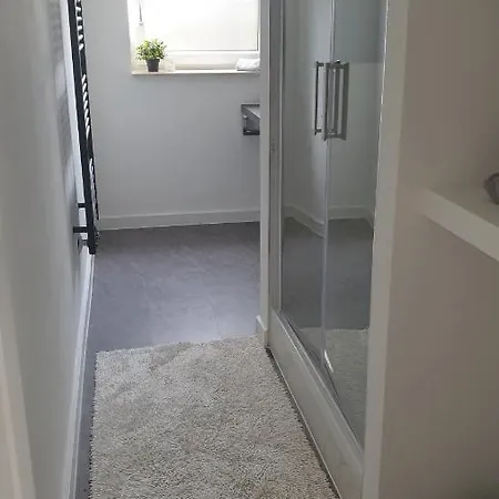 Buehl, Zentral Und Ruhig, Soutterain