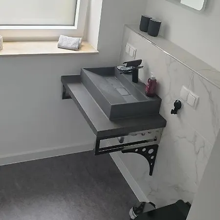 Buehl, Zentral Und Ruhig, Soutterain Appartement