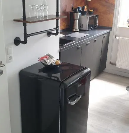 Buehl, Zentral Und Ruhig, Soutterain Apartman *